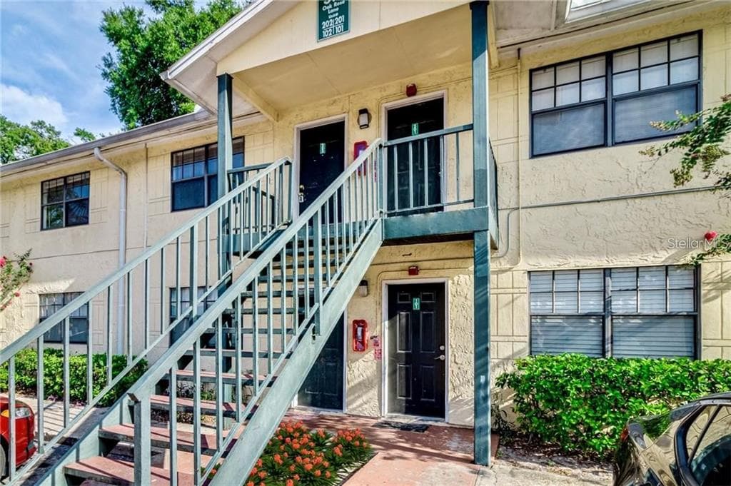 313 OAK ROSE LANE UNIT 202 TAMPA, FL 33612