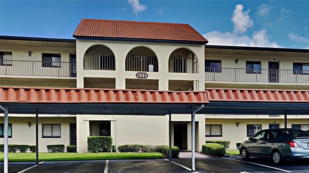 2440 WINDING CREEK BOULEVARD UNIT 304 CLEARWATER, FL 33761