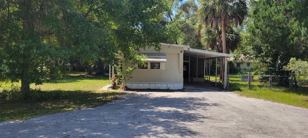 7989 W LONGFELLOW STREET HOMOSASSA, FL 34448