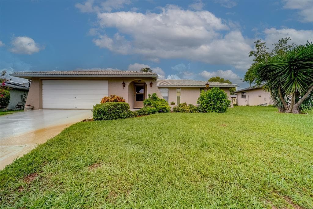 9202 FARMINGTON LANE PORT RICHEY, FL 34668