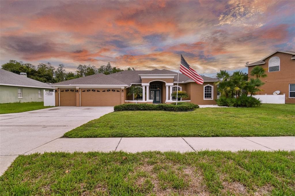 1876 KINSMERE DRIVE TRINITY, FL 34655