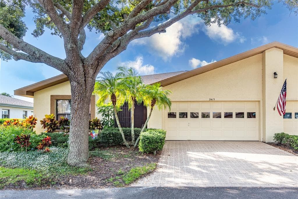 2415 LOCKSLEY STREET SUN CITY CENTER, FL 33573
