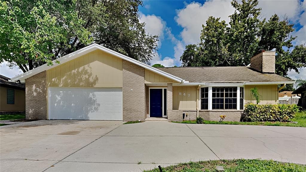 847 ROSTOCK CIRCLE NW PALM BAY, FL 32907