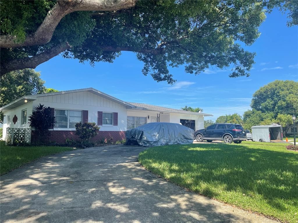 4200 20TH AVENUE N ST PETERSBURG, FL 33713