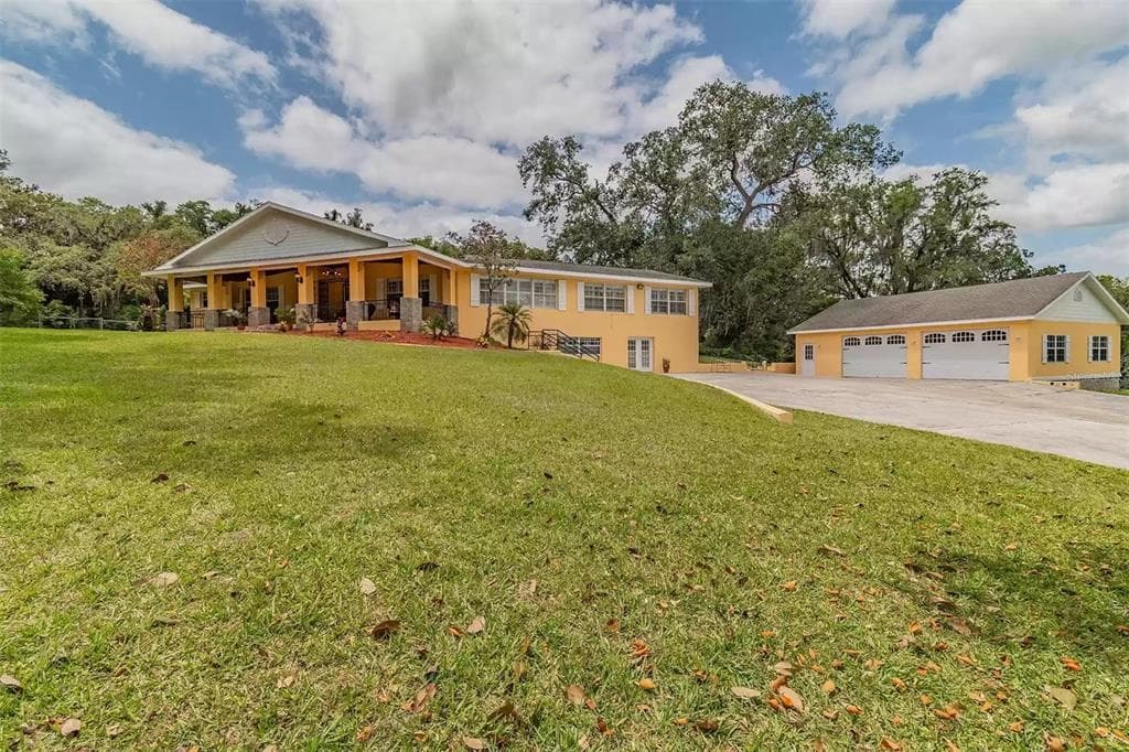 703 STOCKTON STREET BROOKSVILLE, FL 34601