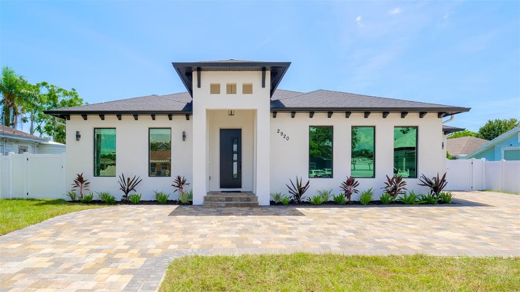2920 W DEWEY STREET TAMPA, FL 33607