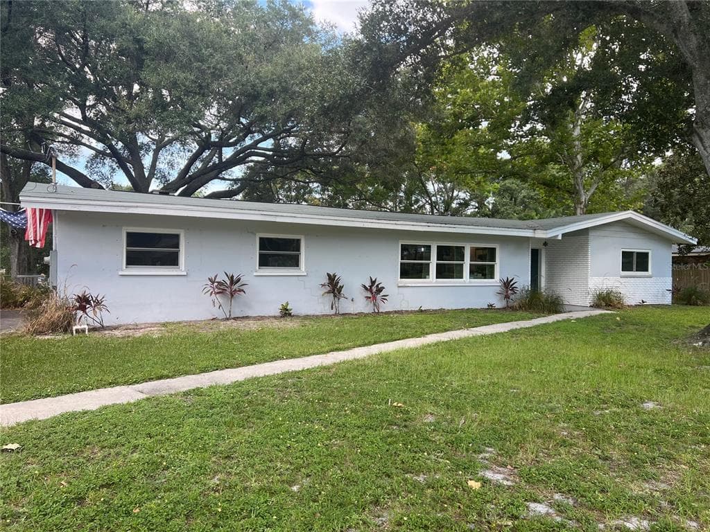 1712 ROBIN HOOD LANE