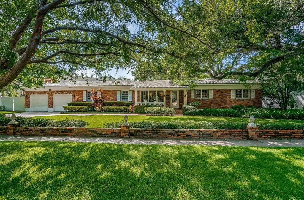 611 RIVIERA DRIVE TAMPA, FL 33606