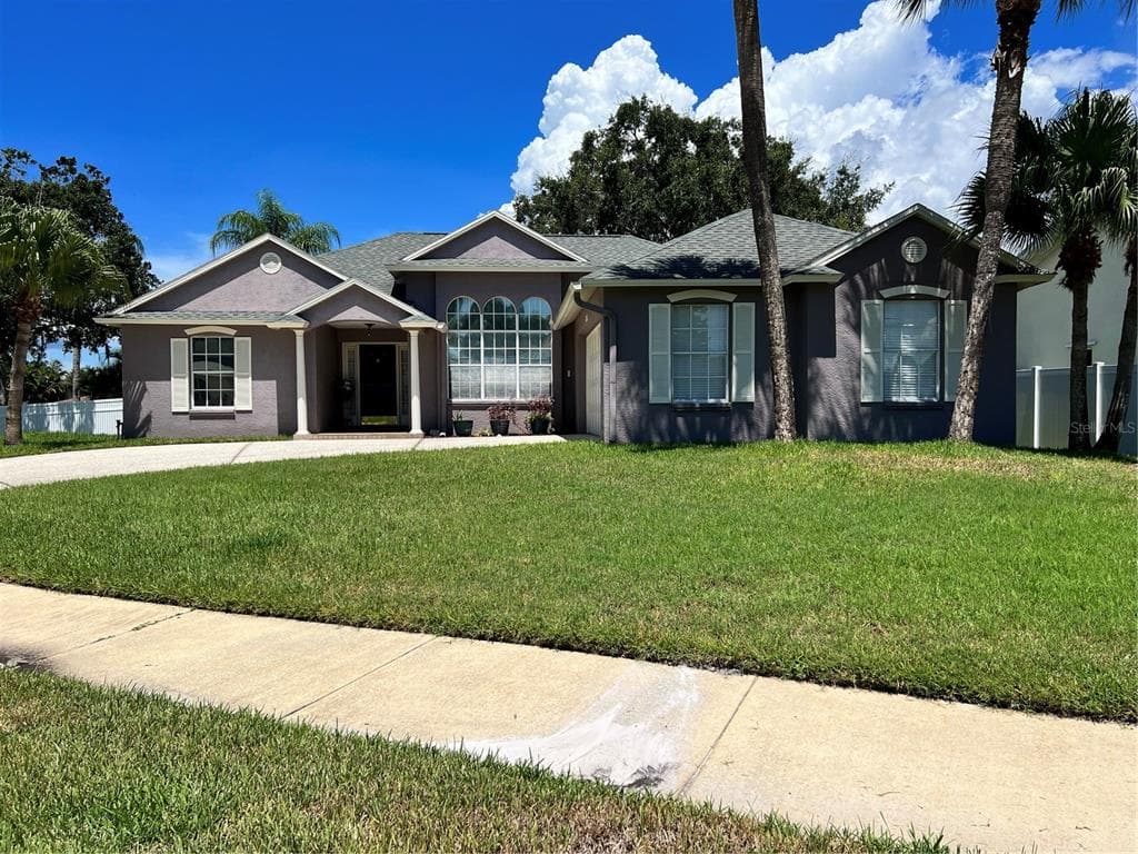 805 CHARLES BOULEVARD