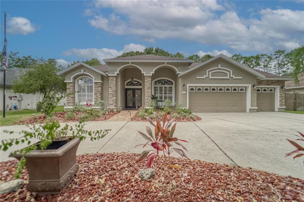 5605 GLENCREST BOULEVARD TAMPA, FL 33625