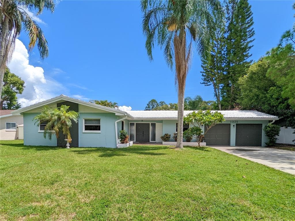 1325 VIEWTOP DRIVE CLEARWATER, FL 33764