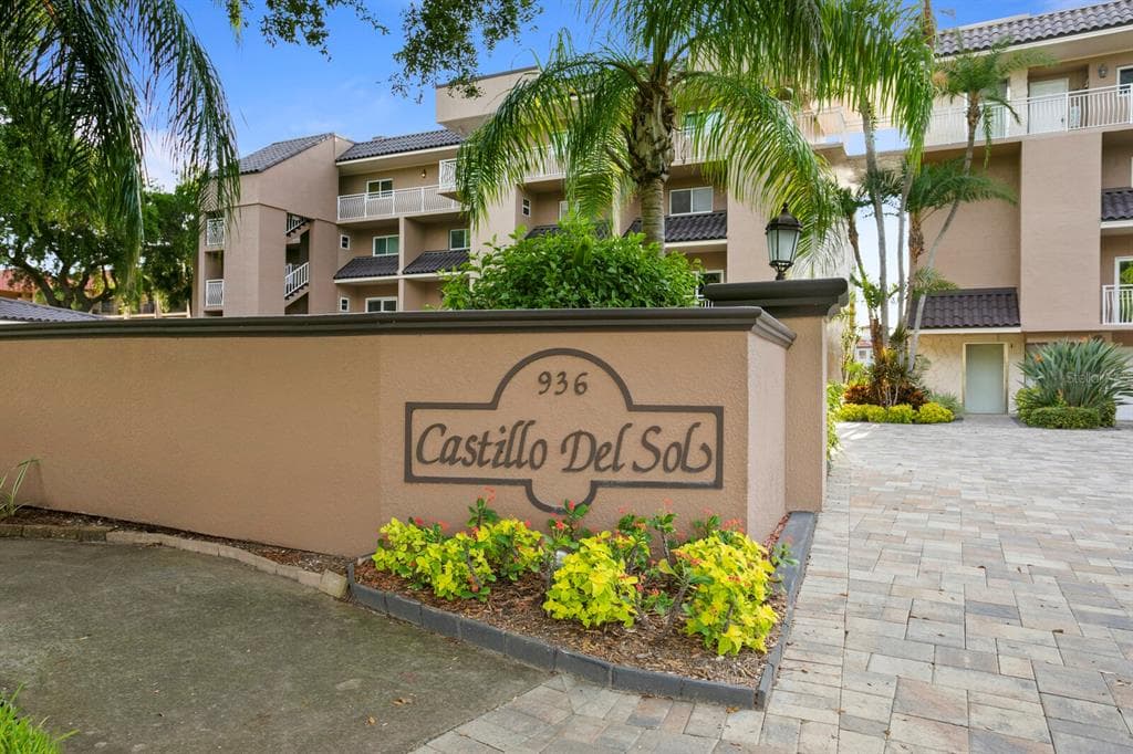 936 PINELLAS BAYWAY S UNIT P-4 TIERRA VERDE, FL 33715