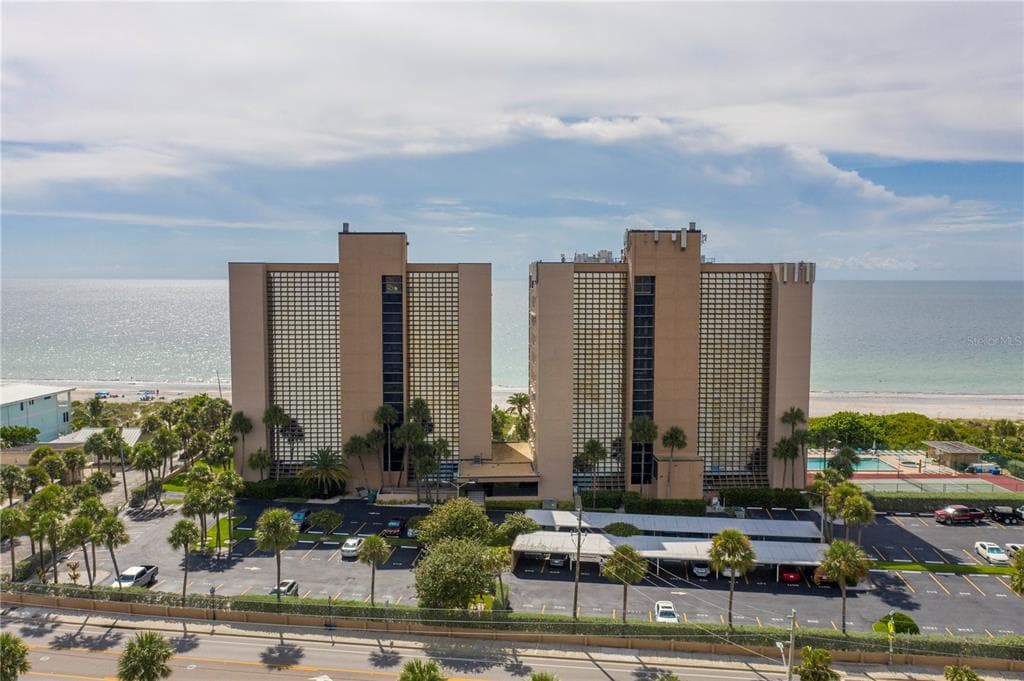 900 GULF BOULEVARD UNIT 201 INDIAN ROCKS BEACH, FL 33785