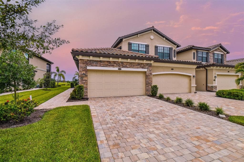 17825 GAWTHROP DRIVE UNIT 101 BRADENTON, FL 34211