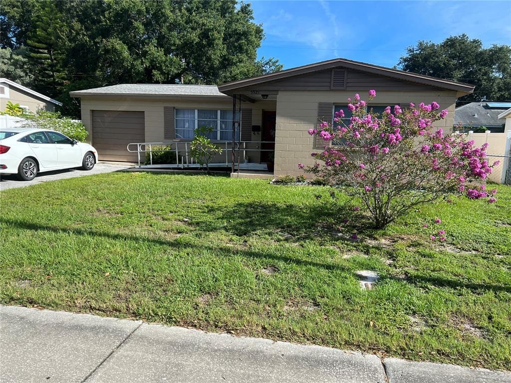5521 82ND AVENUE N PINELLAS PARK, FL 33781