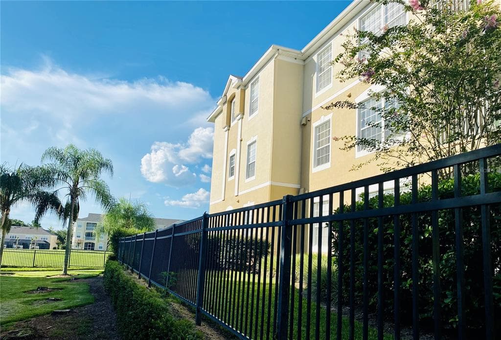 8103 COCONUT PALM WAY UNIT 302 KISSIMMEE, FL 34747