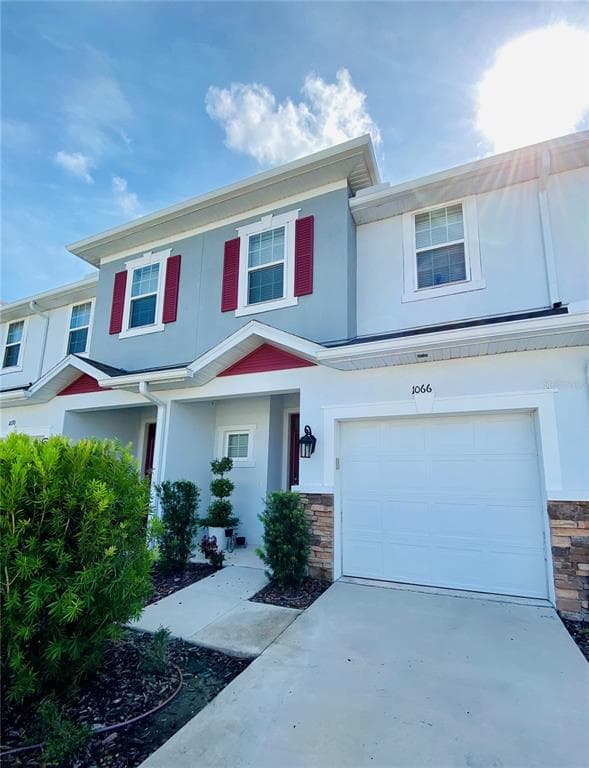 1066 AMBER LEAF TRAIL WESLEY CHAPEL, FL 33544