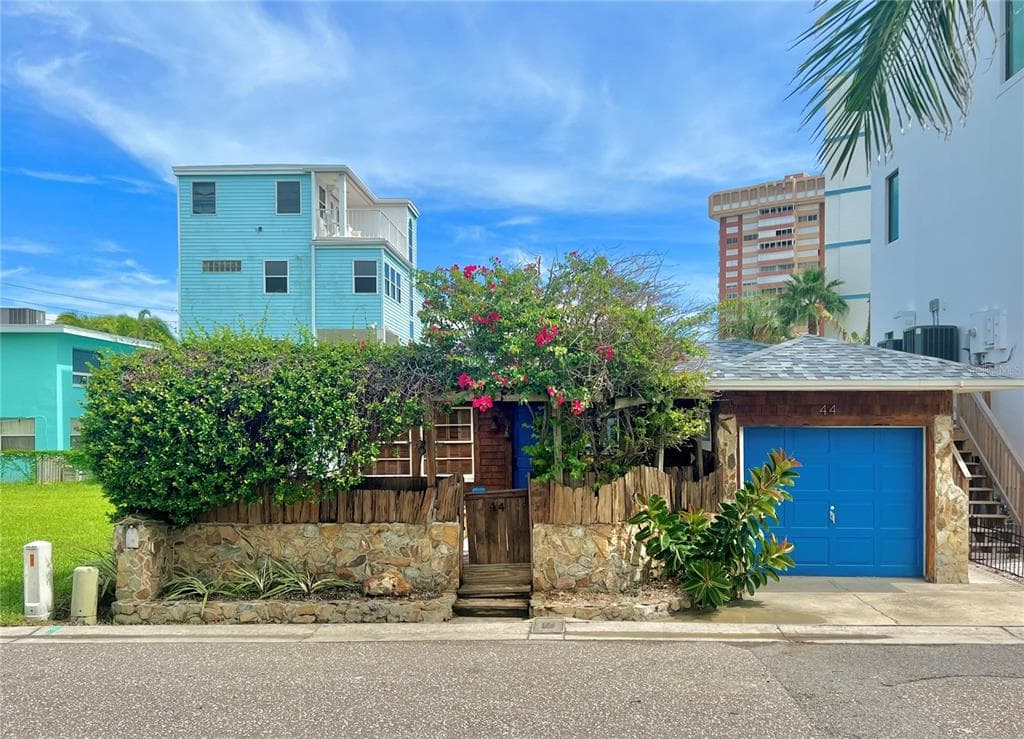 44 181ST AVENUE W REDINGTON SHORES, FL 33708