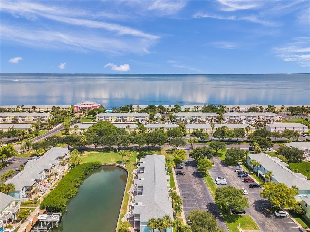 5052 STARFISH DRIVE SE UNIT F ST PETERSBURG, FL 33705