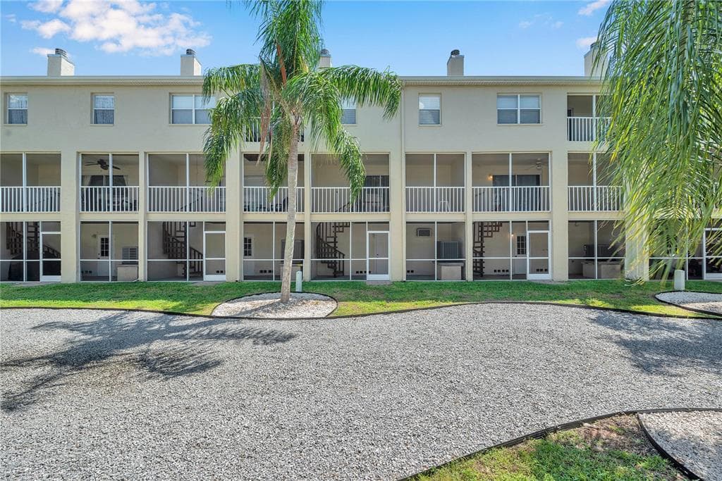 1109 PINELLAS BAYWAY S UNIT 203 TIERRA VERDE, FL 33715