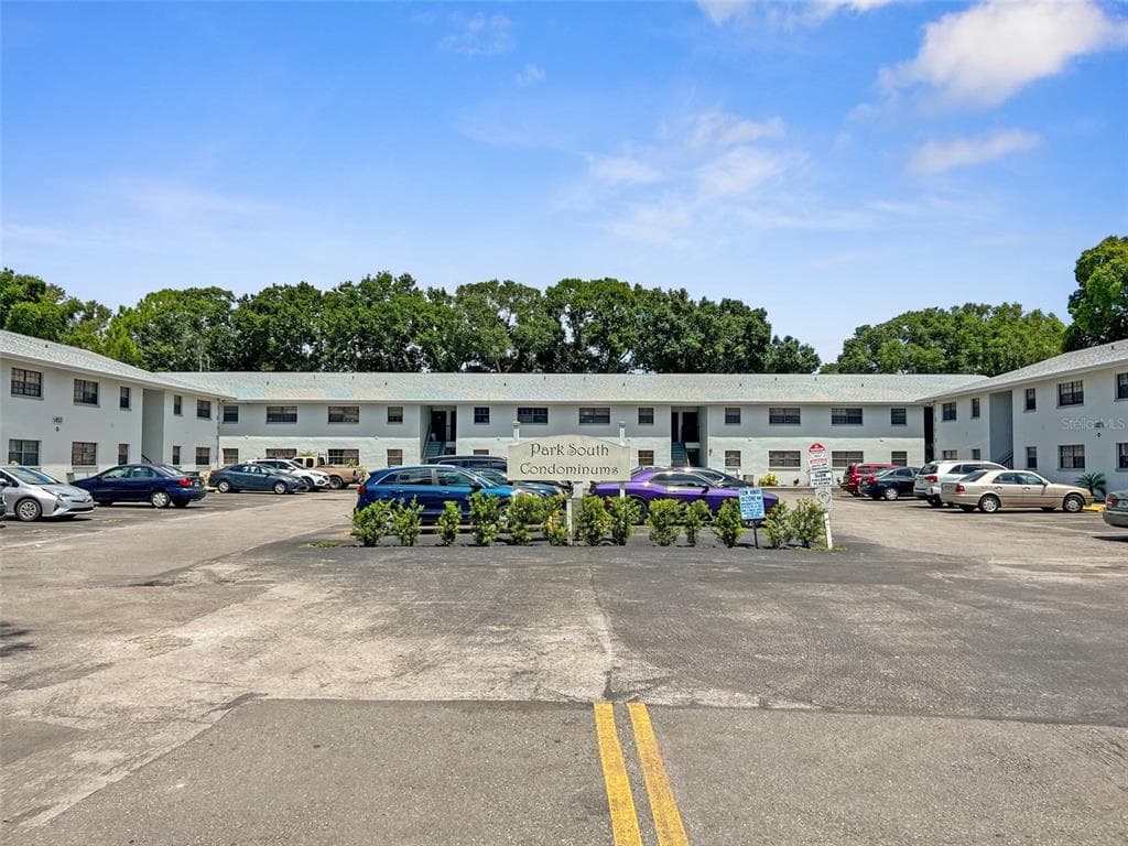 5839 62ND AVENUE N UNIT 115 PINELLAS PARK, FL 33781