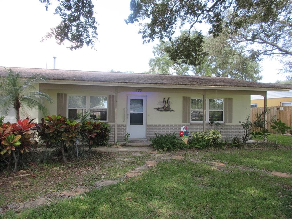 1723 ST ANTHONY DRIVE CLEARWATER, FL 33759