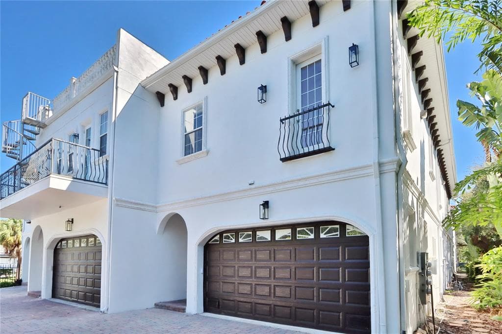 5601 BAYSHORE BOULEVARD UNIT D TAMPA, FL 33611