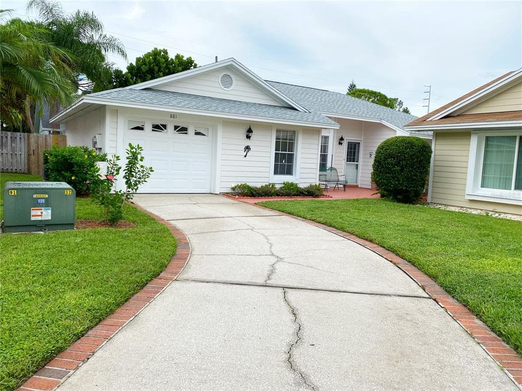 881 FRANKLIN CIRCLE PALM HARBOR, FL 34683