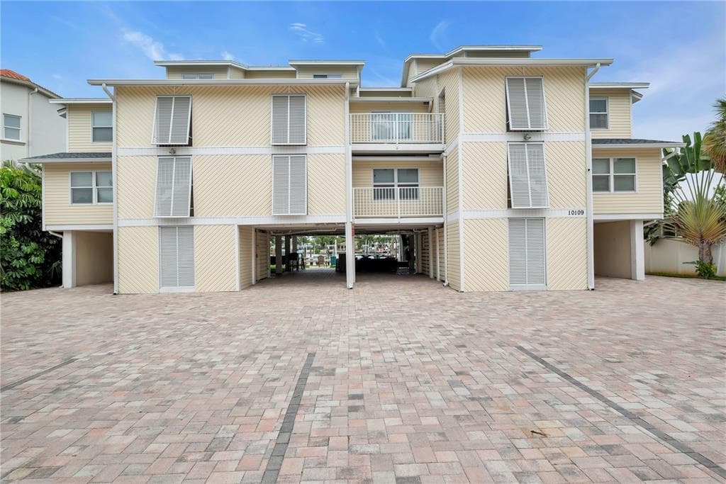 10109 GULF BOULEVARD UNIT 202