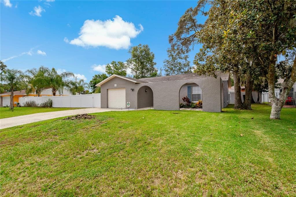 4618 WISTERIA DRIVE ZEPHYRHILLS, FL 33542