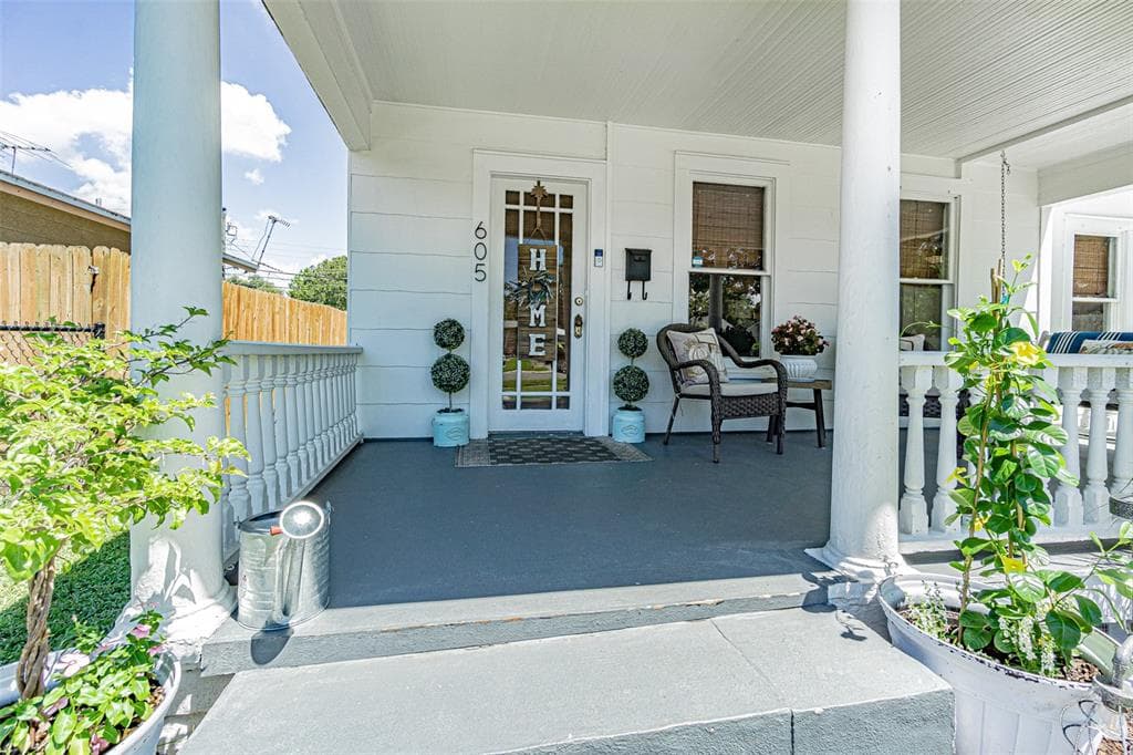 605 47TH AVENUE N ST PETERSBURG, FL 33703