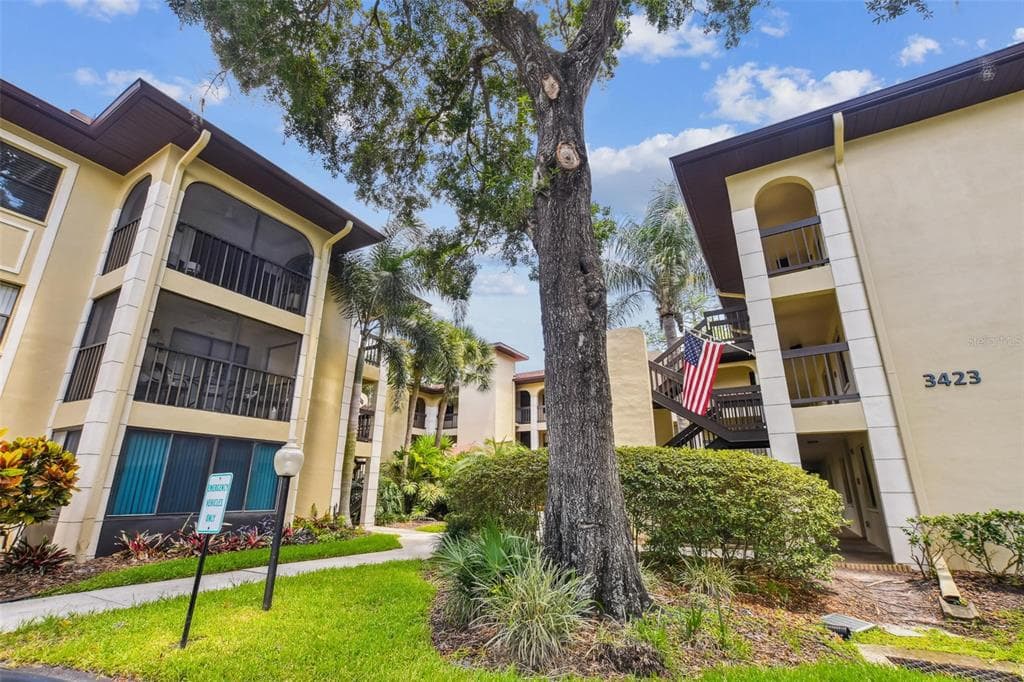 3423 MERMOOR DRIVE UNIT 302 PALM HARBOR, FL 34685