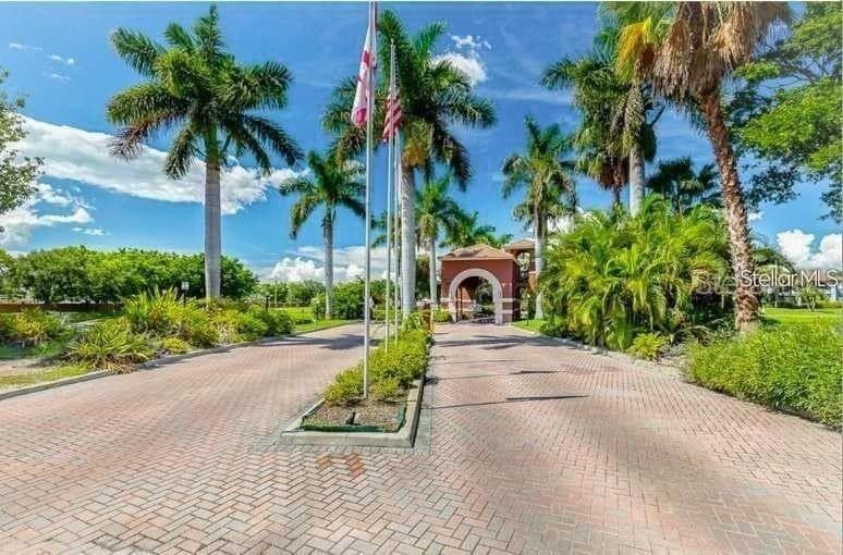 10263 GANDY BOULEVARD N UNIT 2114 ST PETERSBURG, FL 33702