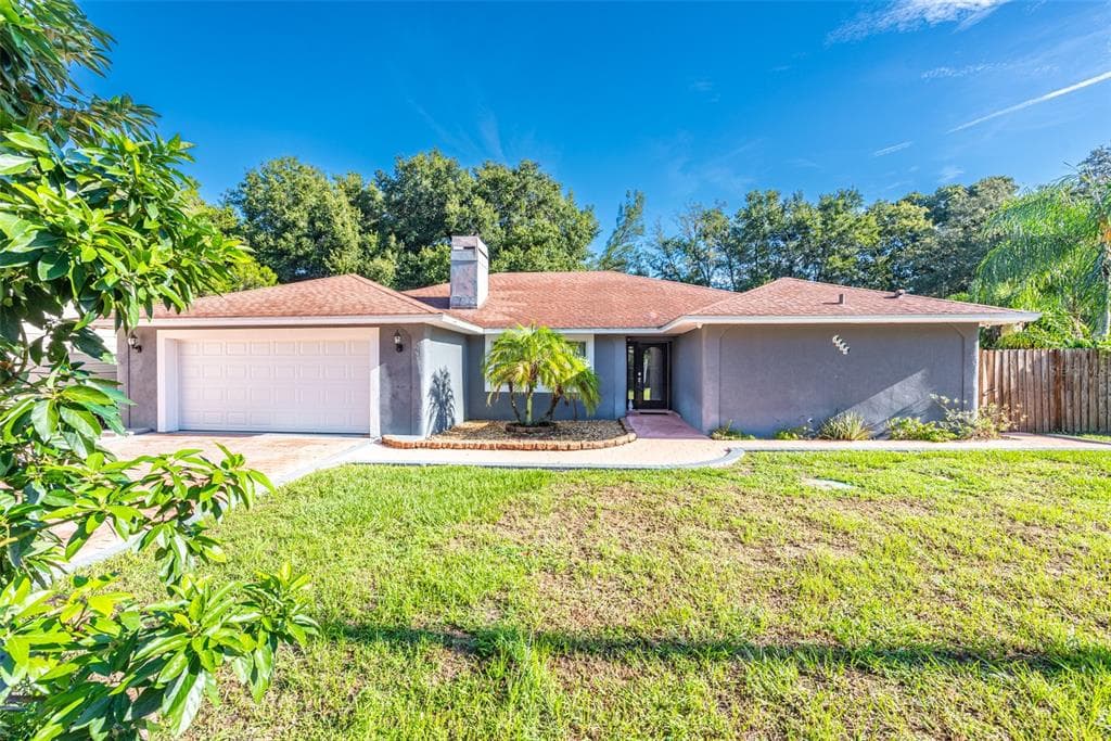 2804 KIMMI TREE LANE VALRICO, FL 33594