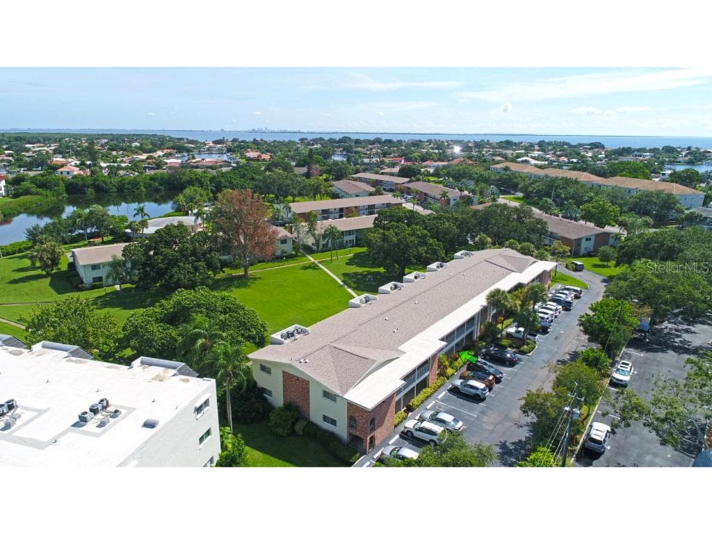 4480 OVERLOOK DRIVE NE UNIT 12 ST PETERSBURG, FL 33703