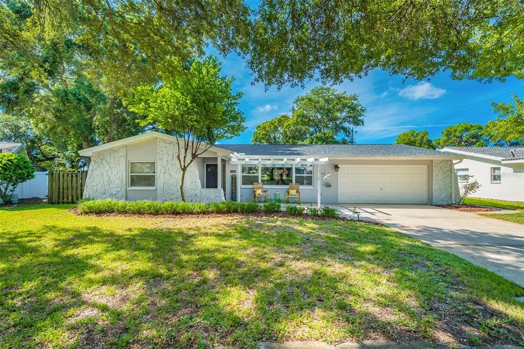 2453 SUMMERLIN DRIVE CLEARWATER, FL 33764