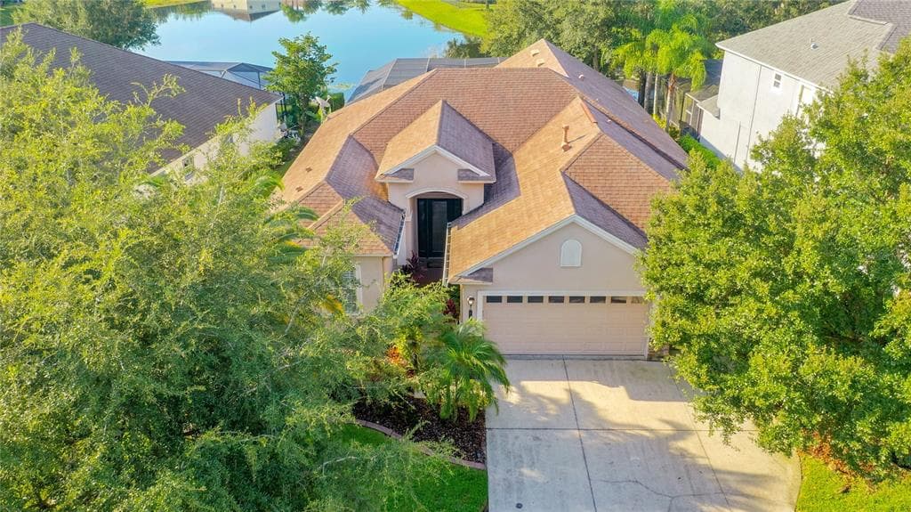 8117 HAMPTON GLEN DRIVE TAMPA, FL 33647