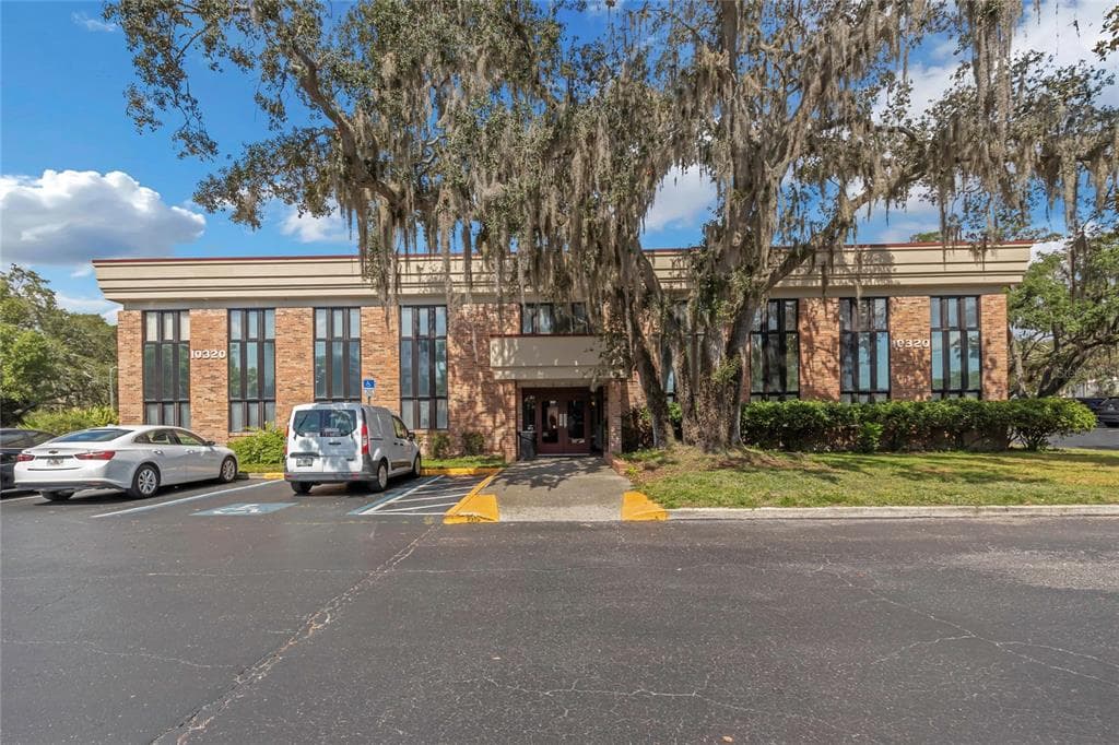 10320 N 56TH STREET UNIT 320 TEMPLE TERRACE, FL 33617