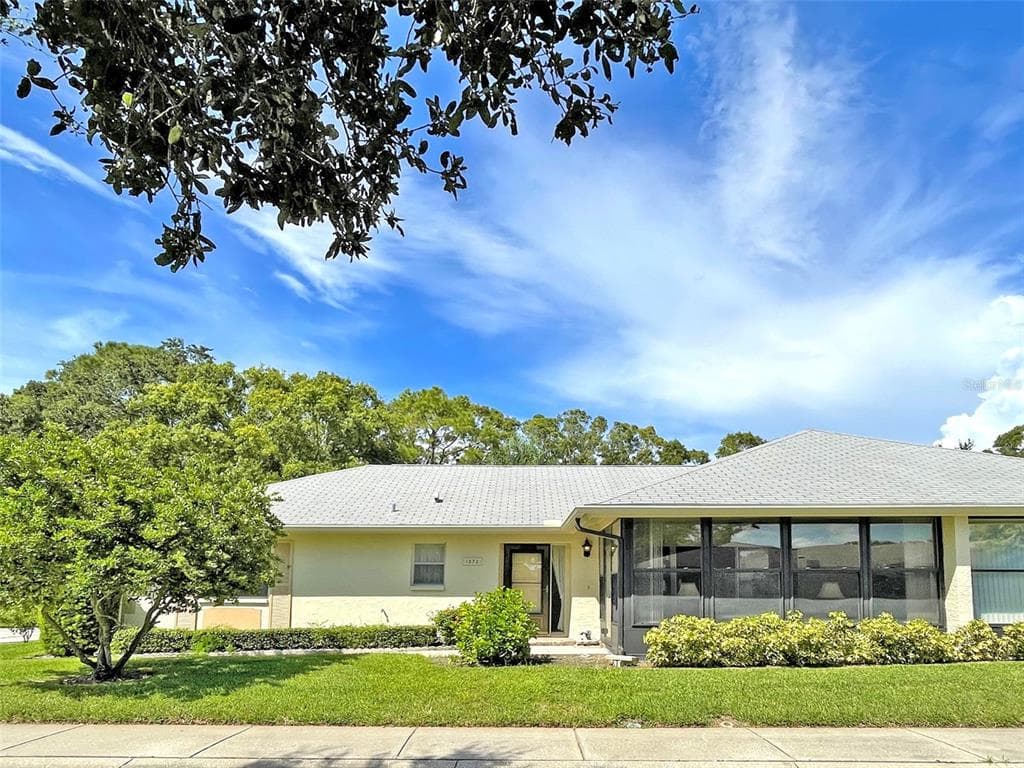 1372 CARLISLE COURT UNIT 1273
