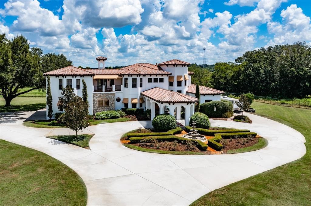 2015 N KINGSWAY ROAD SEFFNER, FL 33584