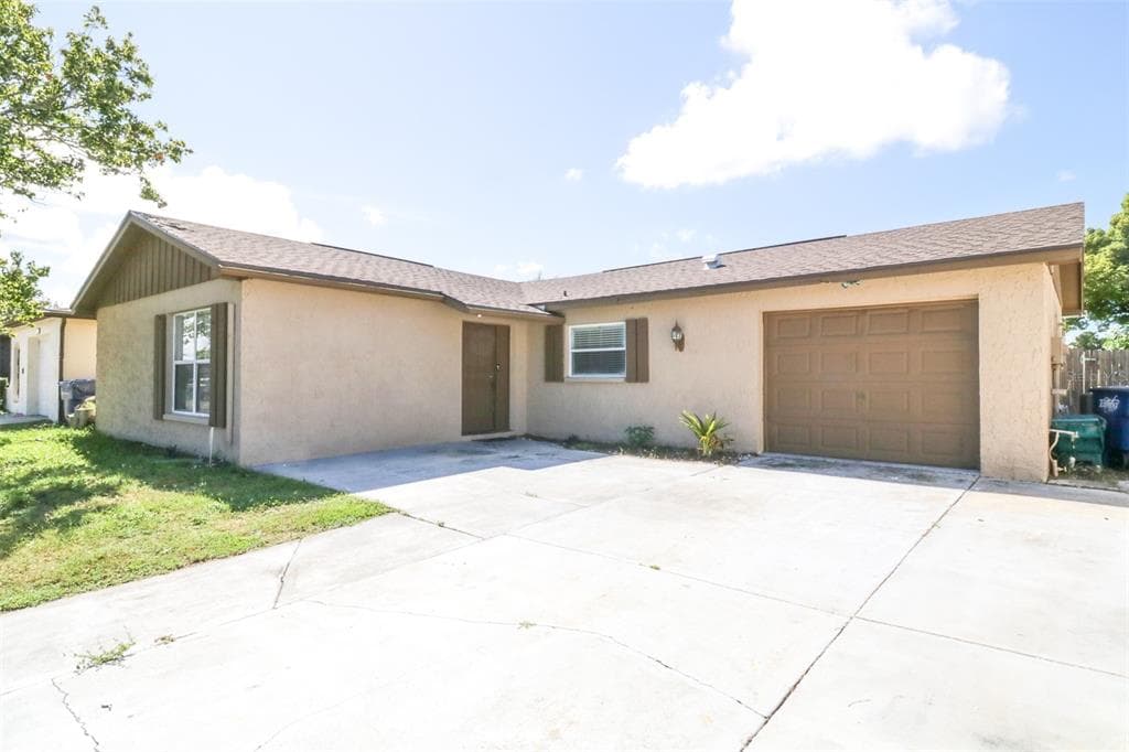 8136 PENWOOD DRIVE PORT RICHEY, FL 34668