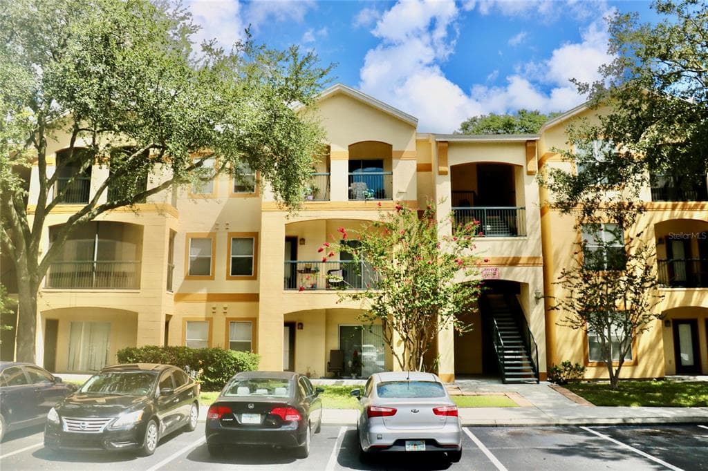 5602 PINNACLE HEIGHTS CIRCLE UNIT 202