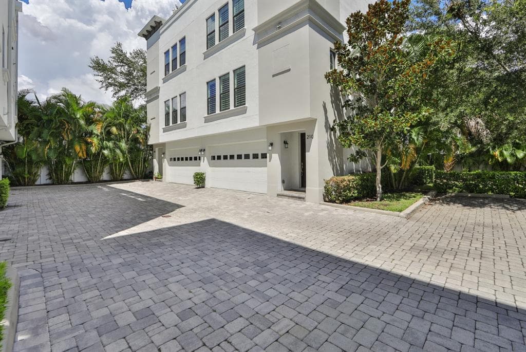210 S AUDUBON AVENUE TAMPA, FL 33609