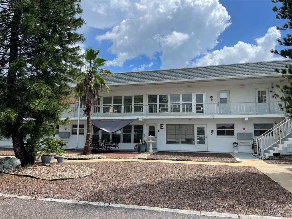1221 DREW STREET UNIT E12 CLEARWATER, FL 33755