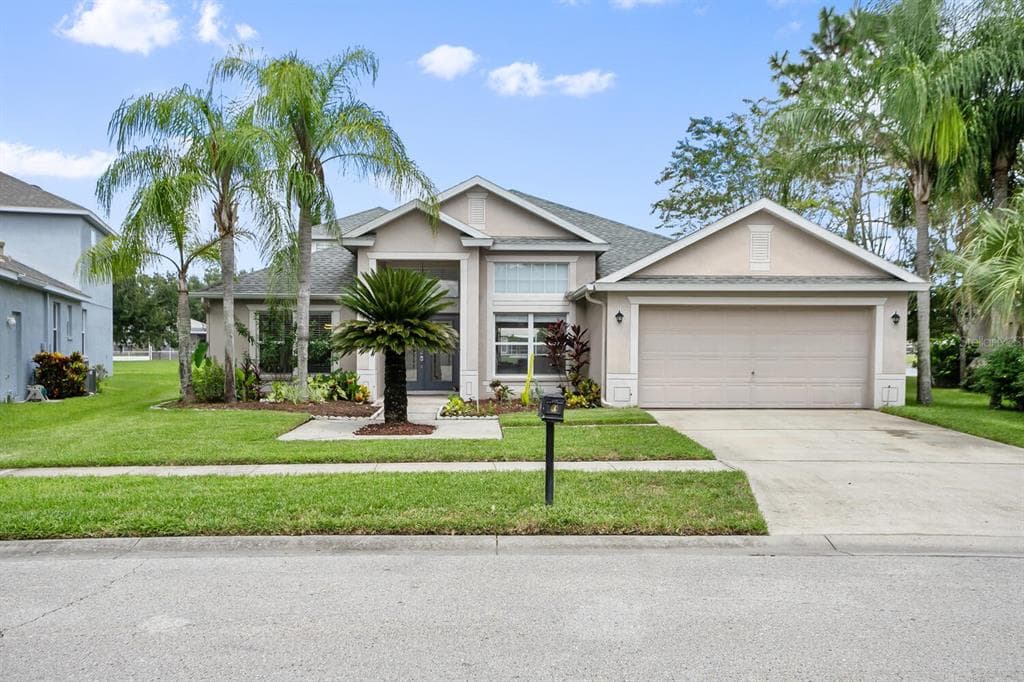 5852 HERONRISE CRESCENT DRIVE LITHIA, FL 33547