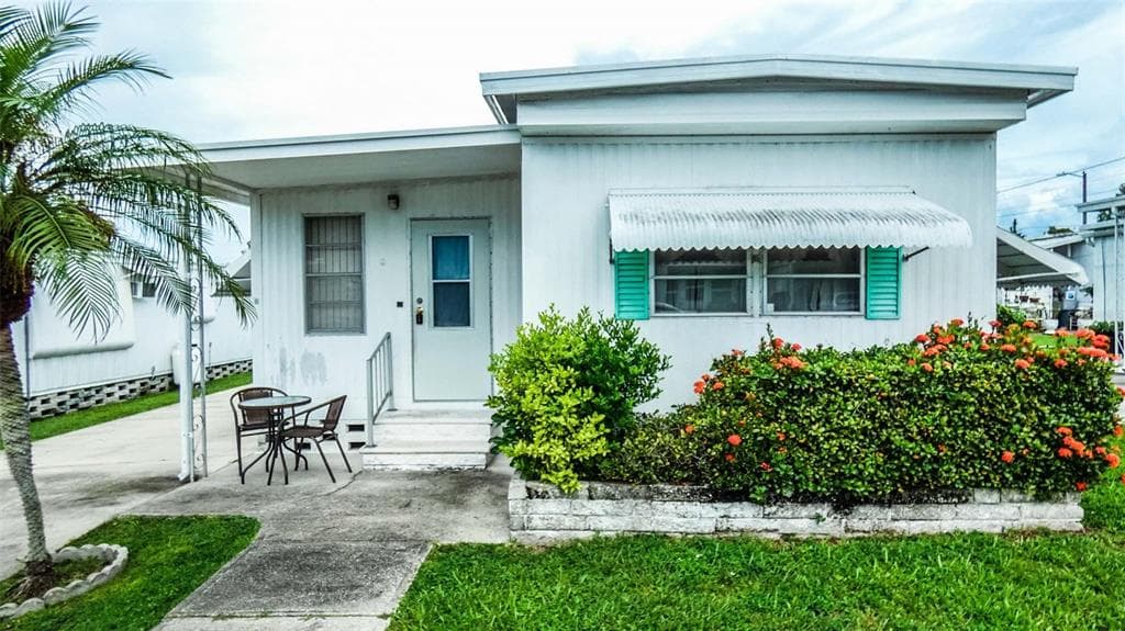 4061 58TH AVENUE N UNIT 225 ST PETERSBURG, FL 33714
