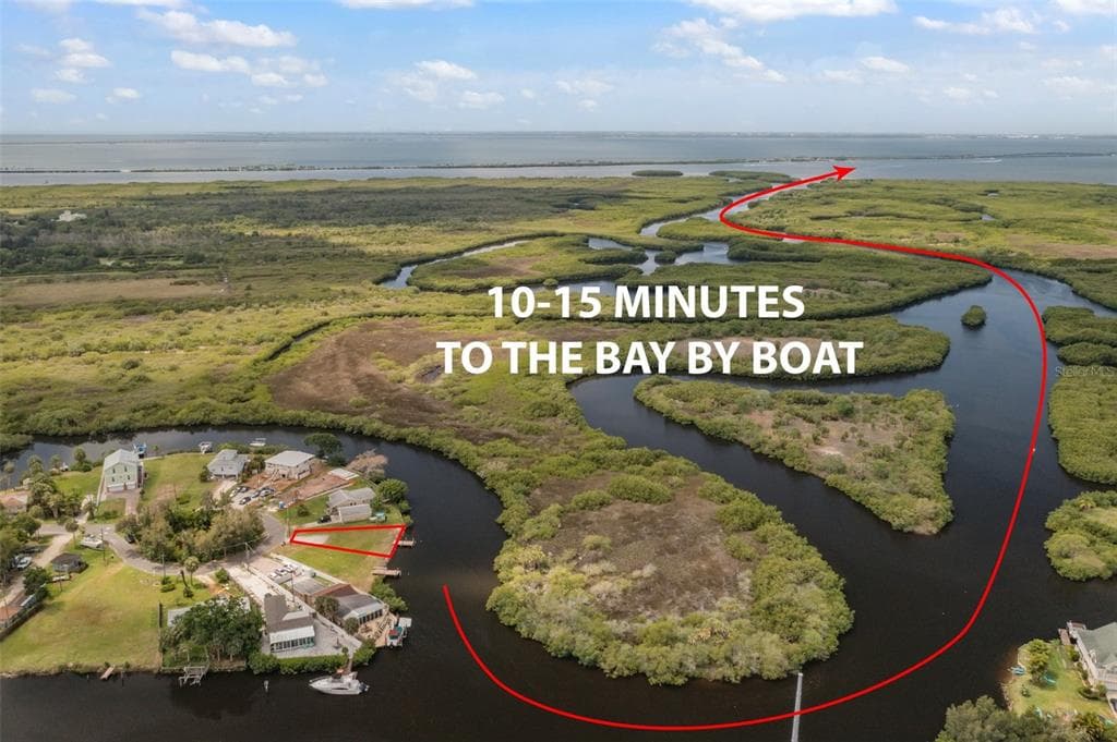 8945 ROCKY CREEK DRIVE TAMPA, FL 33615
