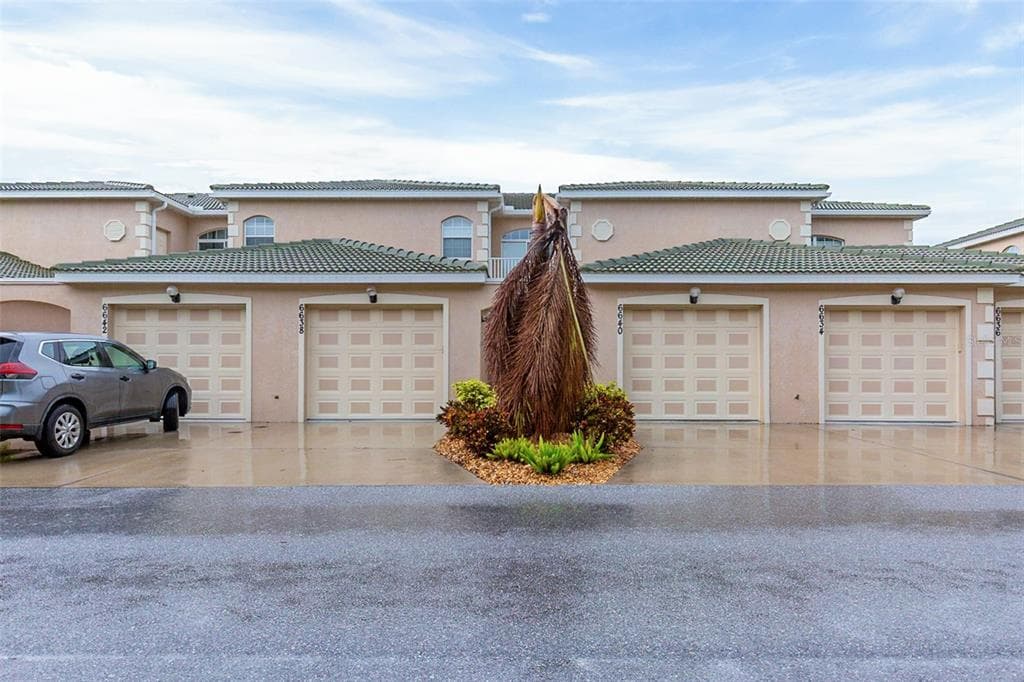 6638 7TH AVENUE CIRCLE W UNIT 6638 BRADENTON, FL 34209