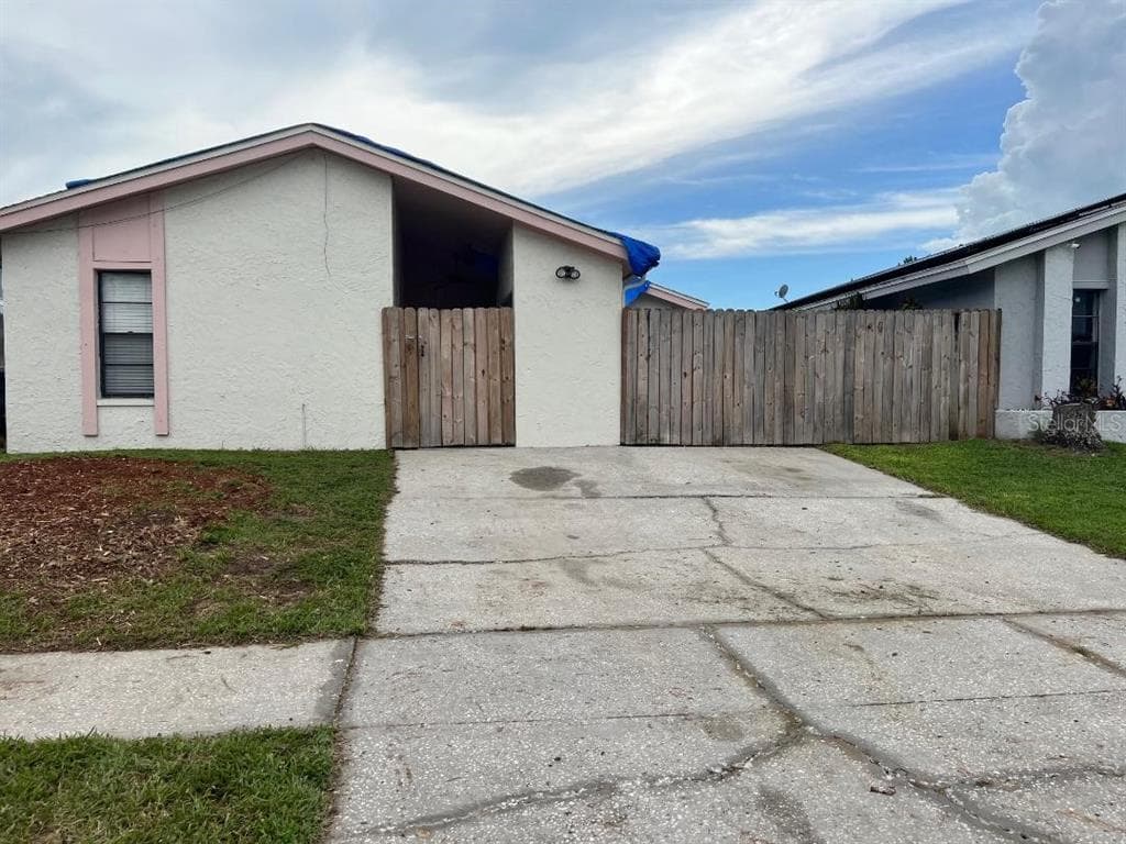 5008 PARKHILL PLACE TAMPA, FL 33624