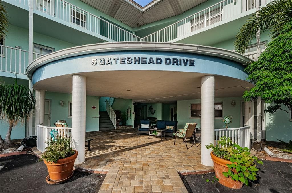 5 GATESHEAD DRIVE UNIT 220 DUNEDIN, FL 34698
